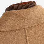 Elegant Trenchcoat med Bindebælte til Damer – detalje 13
