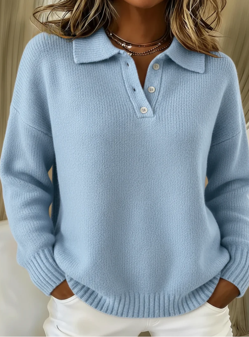 Strikket Polosweater i farven Blå, set bagfra