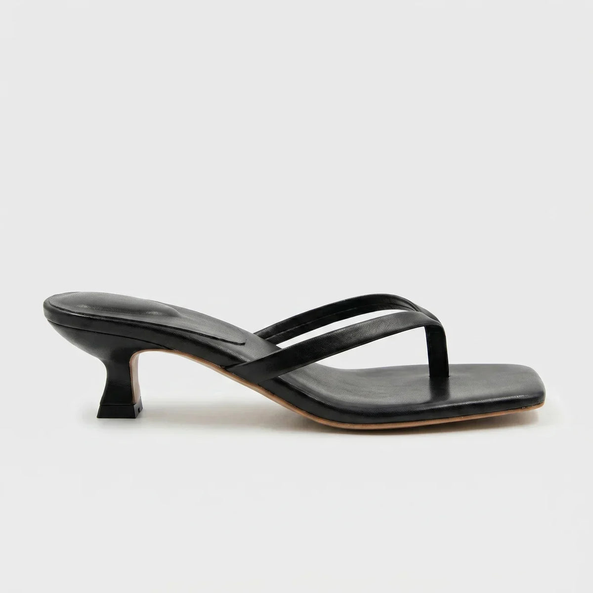 Square-toe kitten heel toe-post sandals