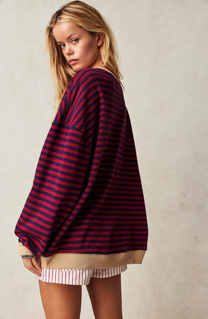 Oversized Stribet Sweater til Damer – set fra siden