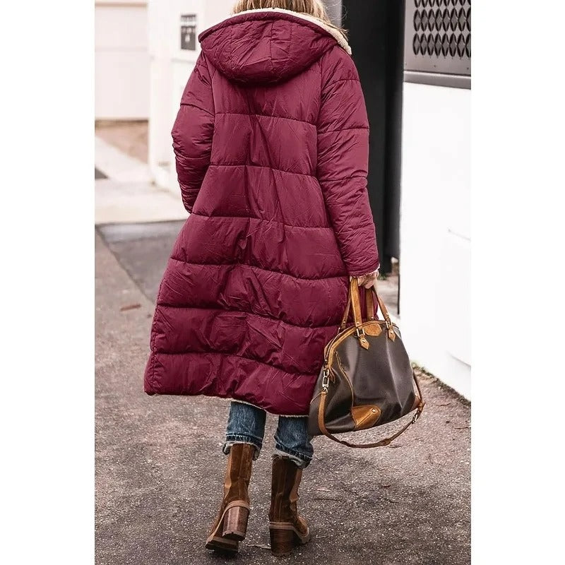 Lang Pufferjakke med Sherpafor til Damer – set forfra