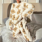 Hyggeligt Fluffy Pyjamassæt med Bjørneprint