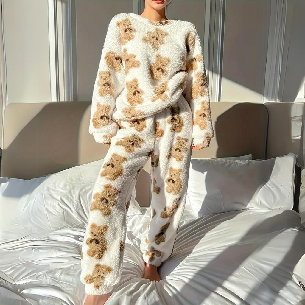 Hyggeligt Fluffy Pyjamassæt med Bjørneprint