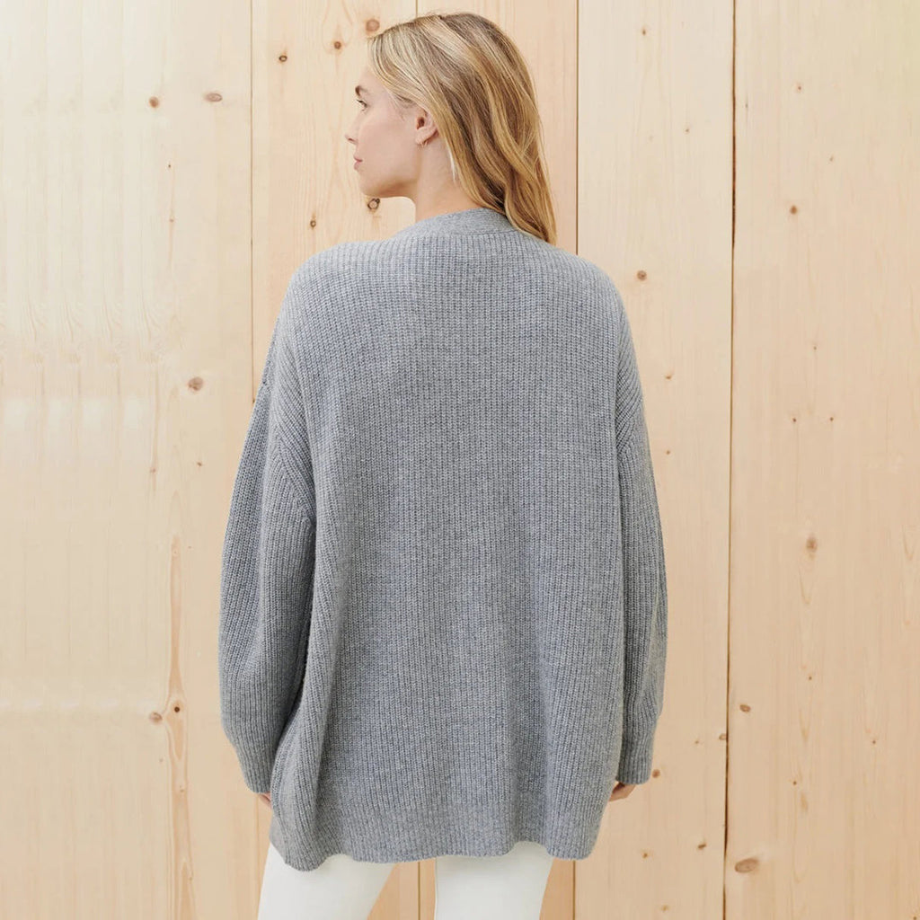 Oversized Cardigan med Knapper til Damer – set fra siden