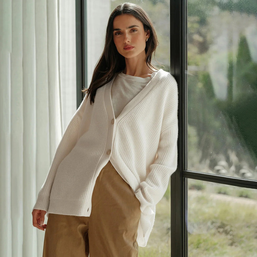 Oversized Cardigan med Knapper til Damer – styling-eksempel