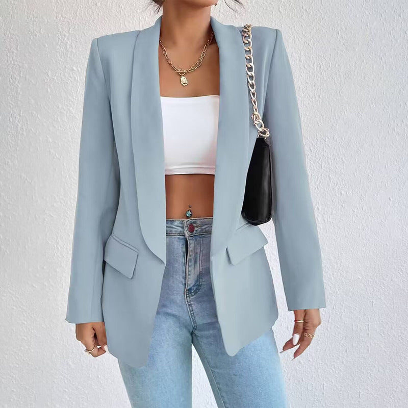 Blazer med Sjalskrave og Et-Knaps Lukning i farven Khaki, vist fra siden