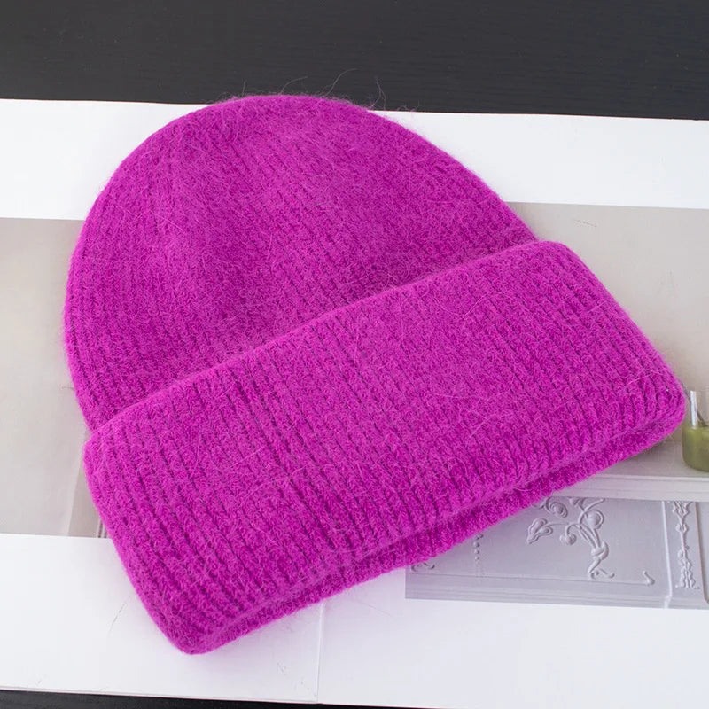 Fortykket hue med kunstpels til damer set forfra – som accessory