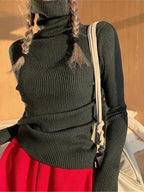 Sort basic-sweater med rullekrave, hverdagslook