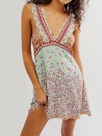 Lace-trim floral V-neck mini dress, detail view 1