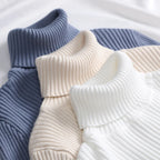 Cashmere-blød rullekravesweater til damer, set forfra