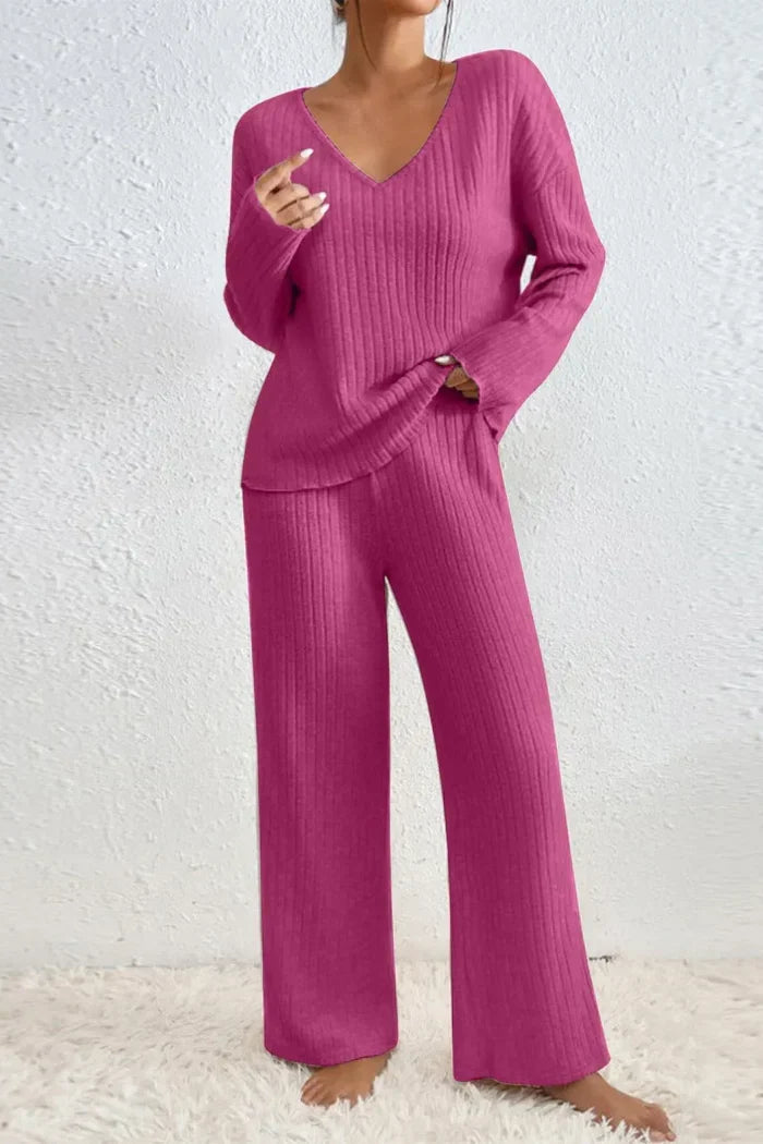 Ribstrikket Loungesæt i farven Pink, closeup af stoffet og syningen