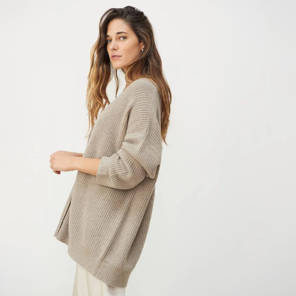 Oversized Cardigan med Knapper til Damer – på model