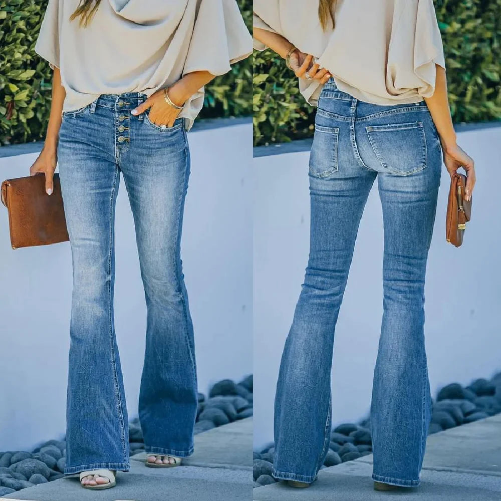 Trompetbenede vintage jeans båret i et afslappet outfit