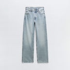 Detaljebillede af høj talje og lynlåslukning på jeans til damer