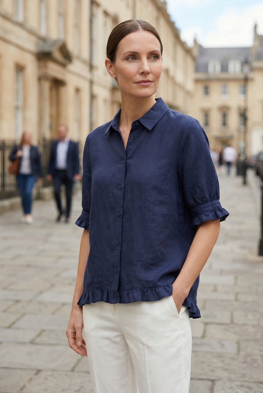 Relaxed blouse with ruffle hem, model shot 3