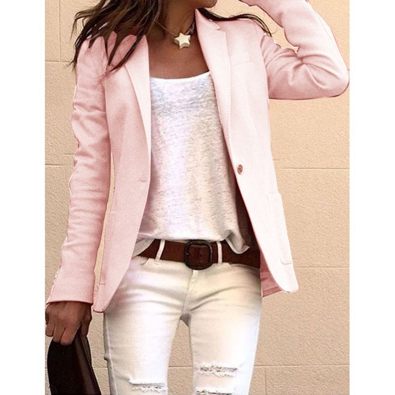 Blazer med Revers-Krave og Brystlomme i farven Pink, detalje af lukningen