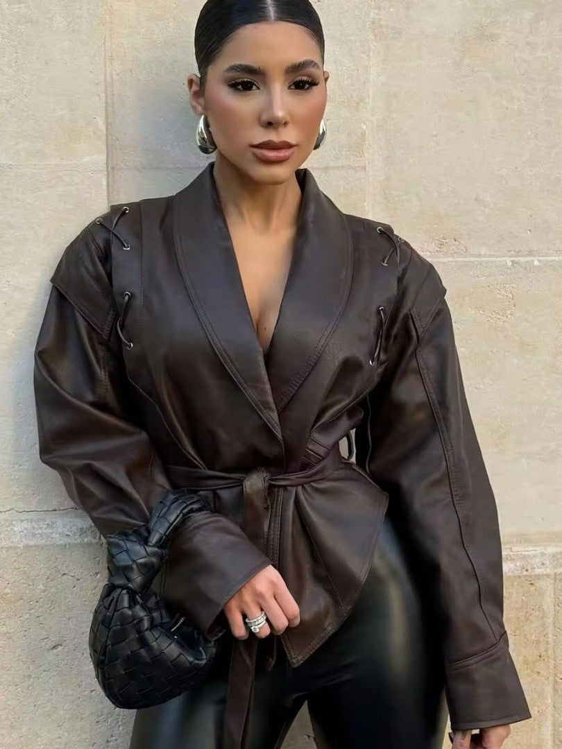 Biker-Inspireret Kunstlæderjakke, closeup af stoffet og syningen