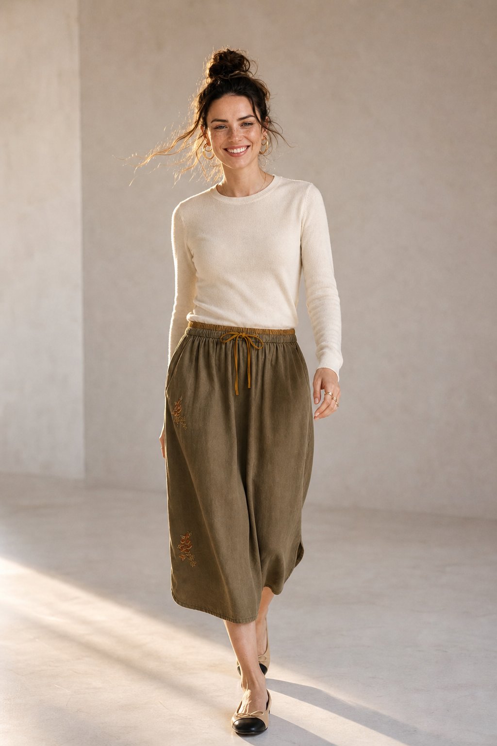 Embroidered linen A-line skirt in Khaki