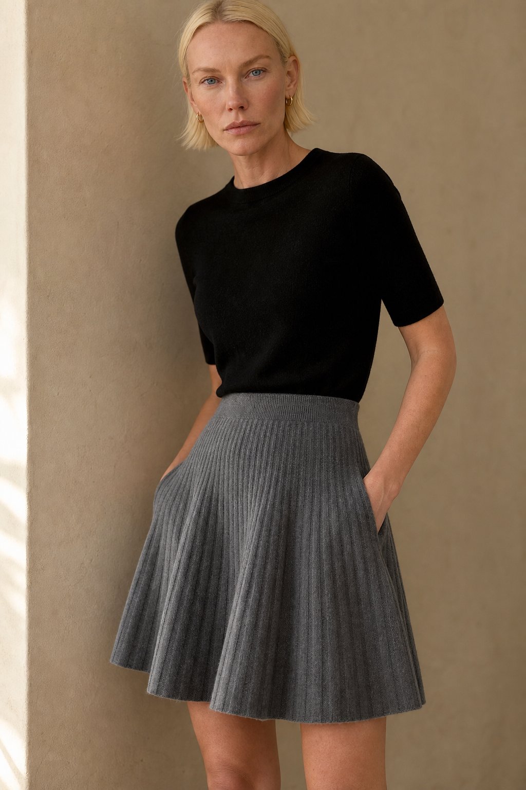 High-waisted merino wool mini skirt in Grey