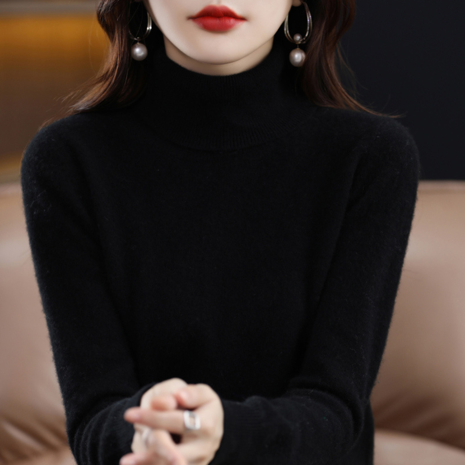 Elegant Sort Cashmere Sweater med Rullekrave