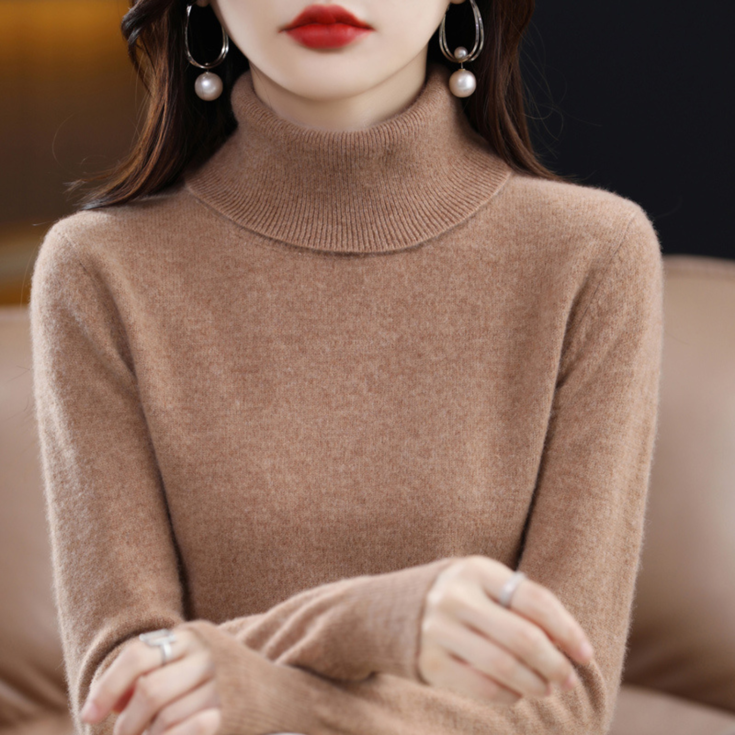 Elegant Sort Cashmere Sweater med Rullekrave
