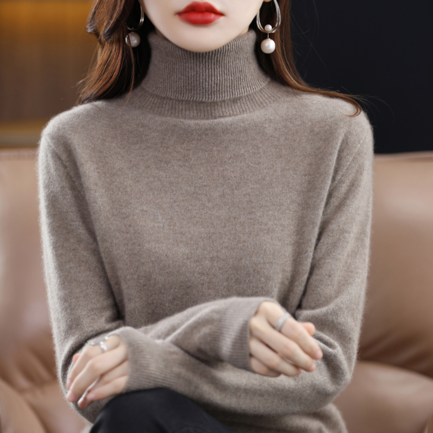 Elegant Sort Cashmere Sweater med Rullekrave