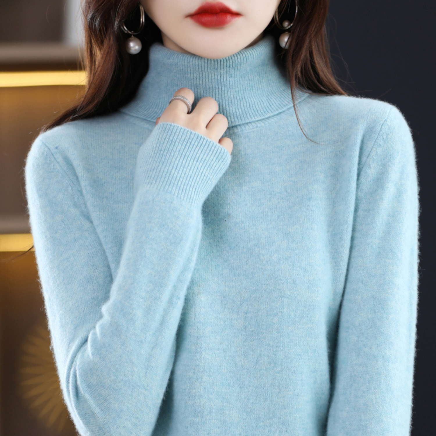 Elegant Sort Cashmere Sweater med Rullekrave