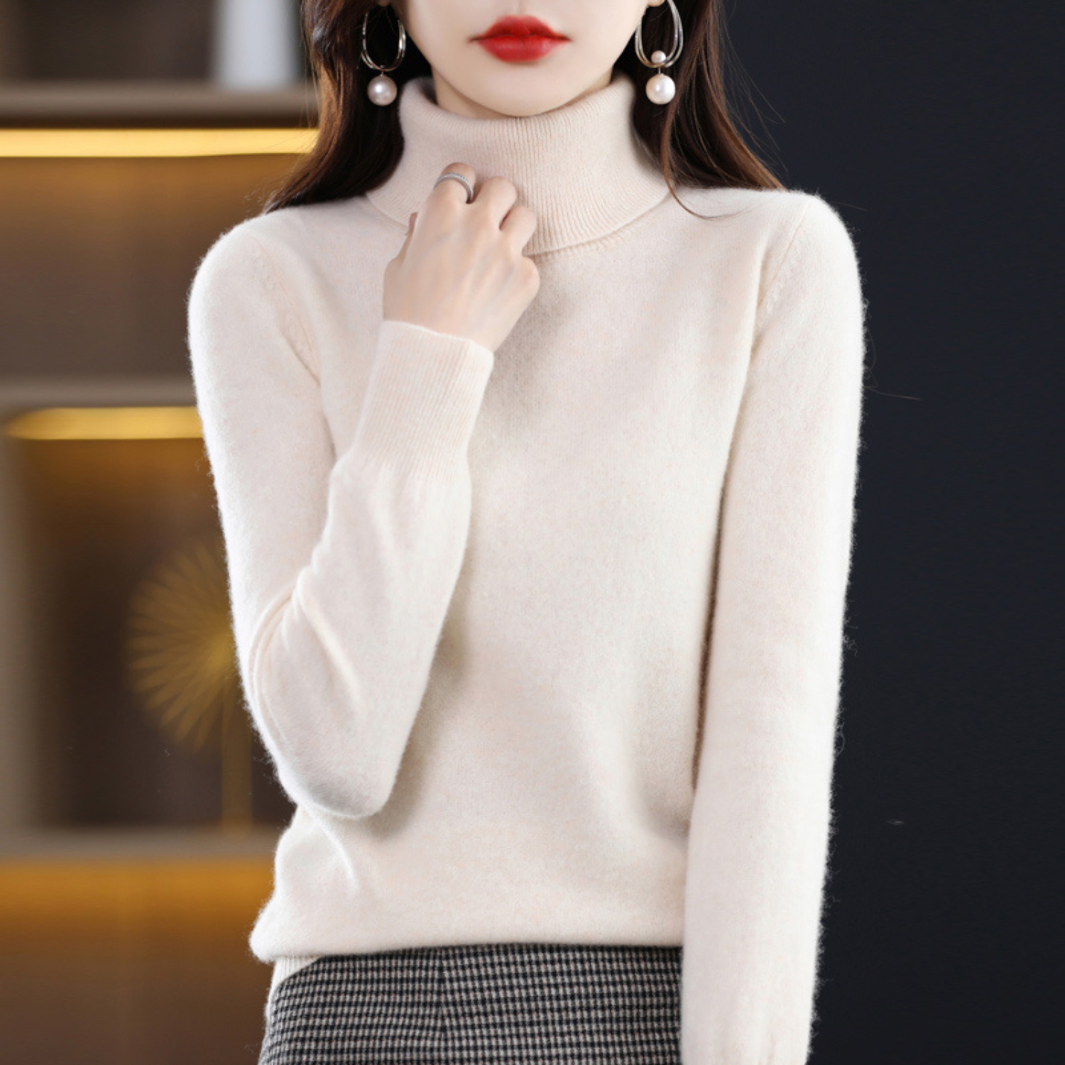 Elegant Sort Cashmere Sweater med Rullekrave