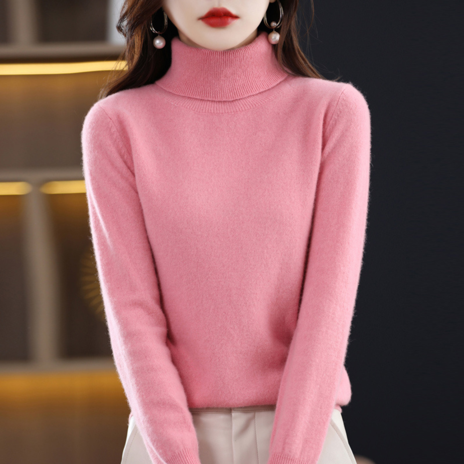 Elegant Sort Cashmere Sweater med Rullekrave