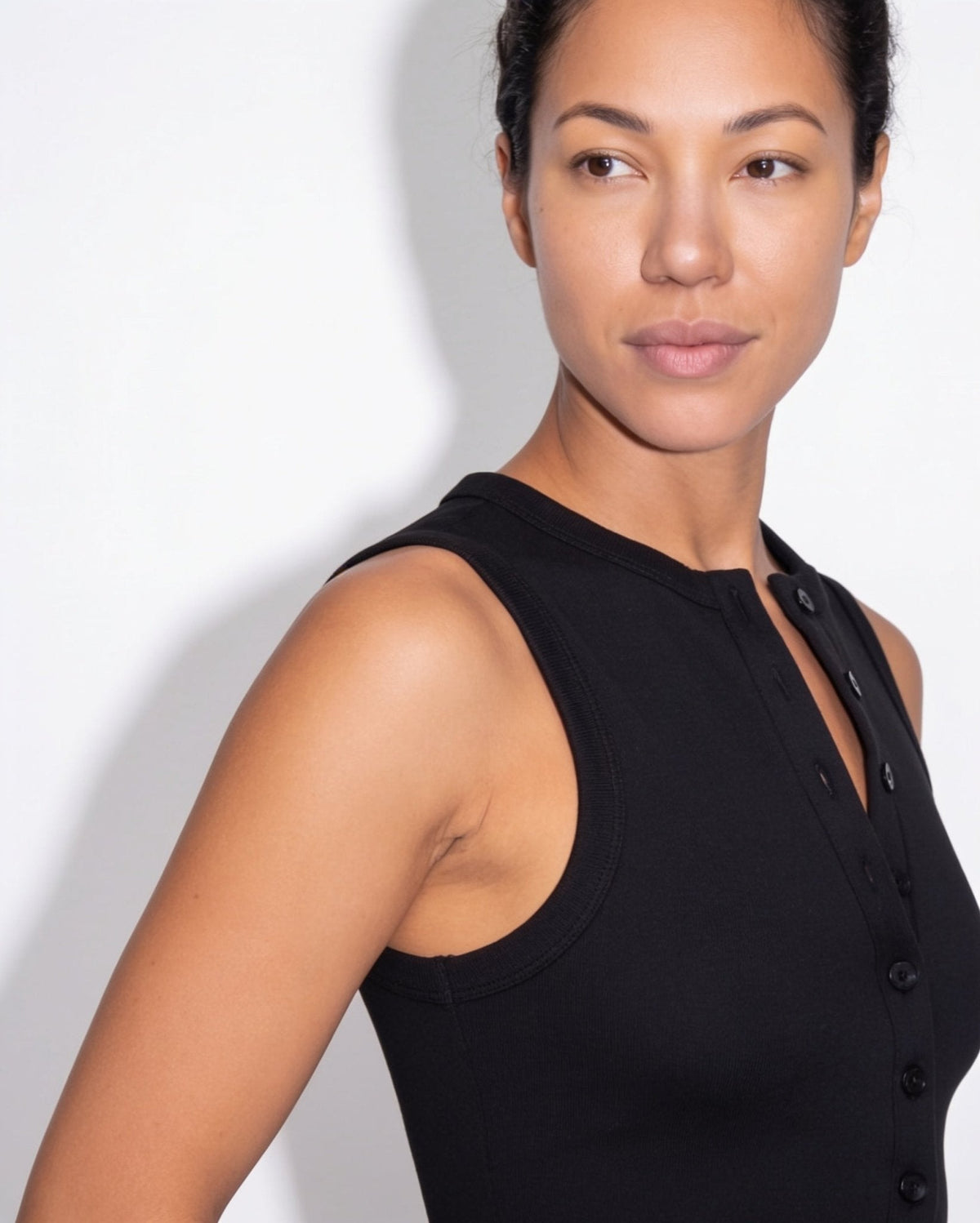 Ribbed button-front cropped tank top, detail view 6
