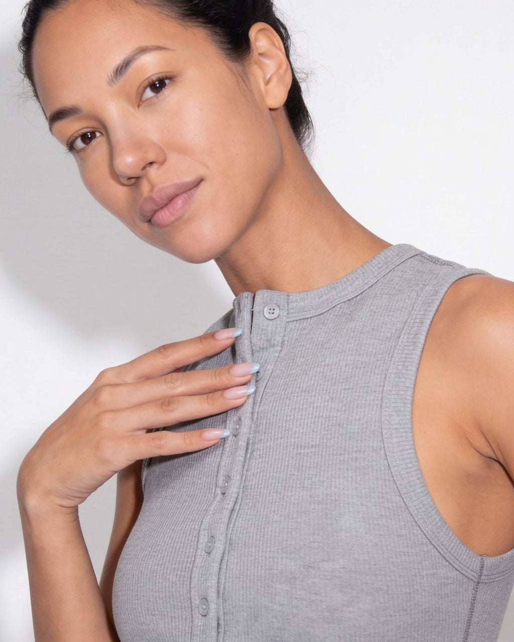 Ribbed button-front cropped tank top, detail view 8