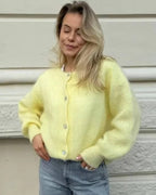 Luvet strikcardigan, helfigur foto