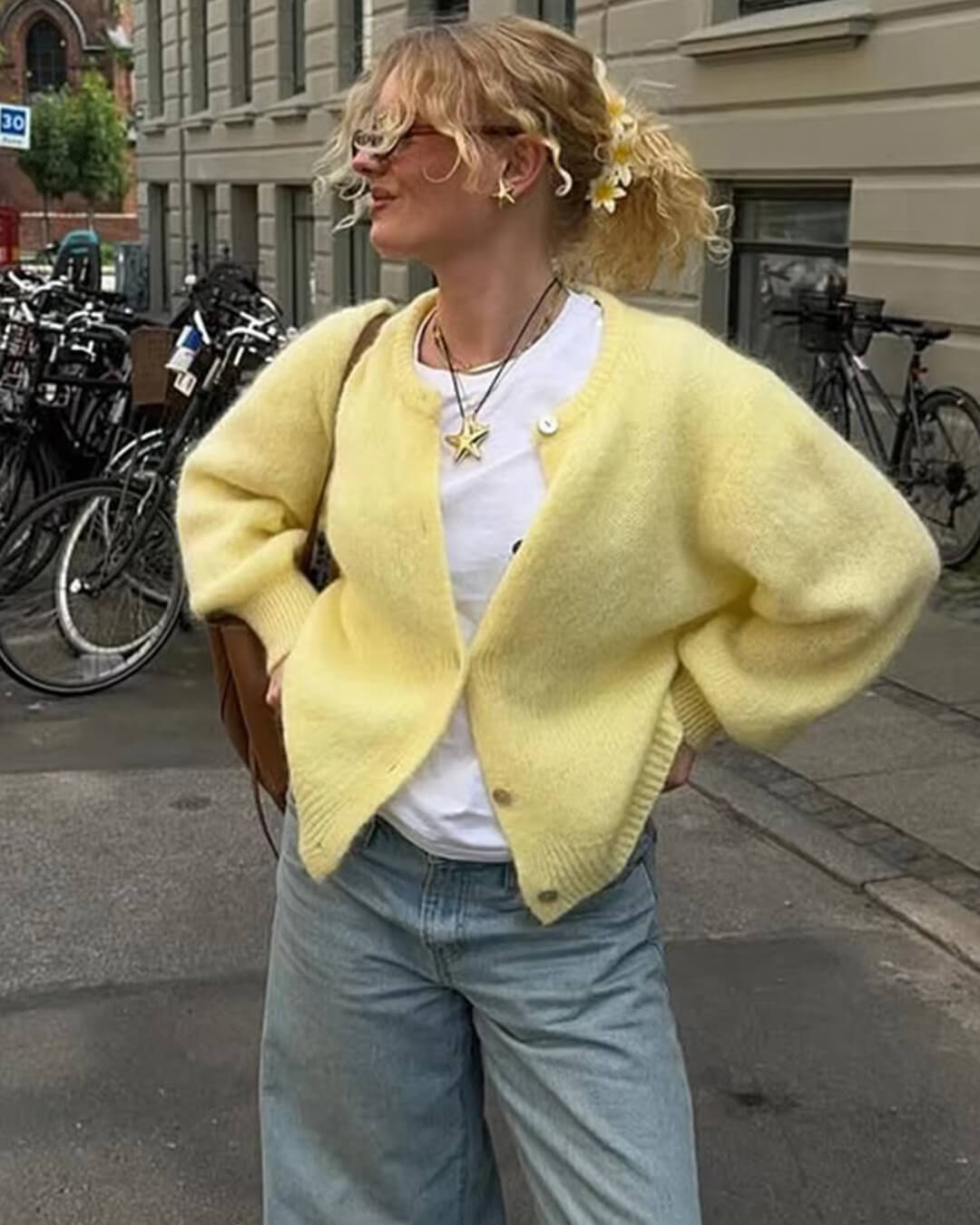 Luvet strikcardigan, styling til hverdag