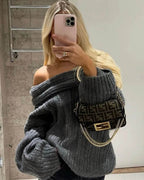 Off-shoulder strikbluse, i grå farve, styling til hverdag