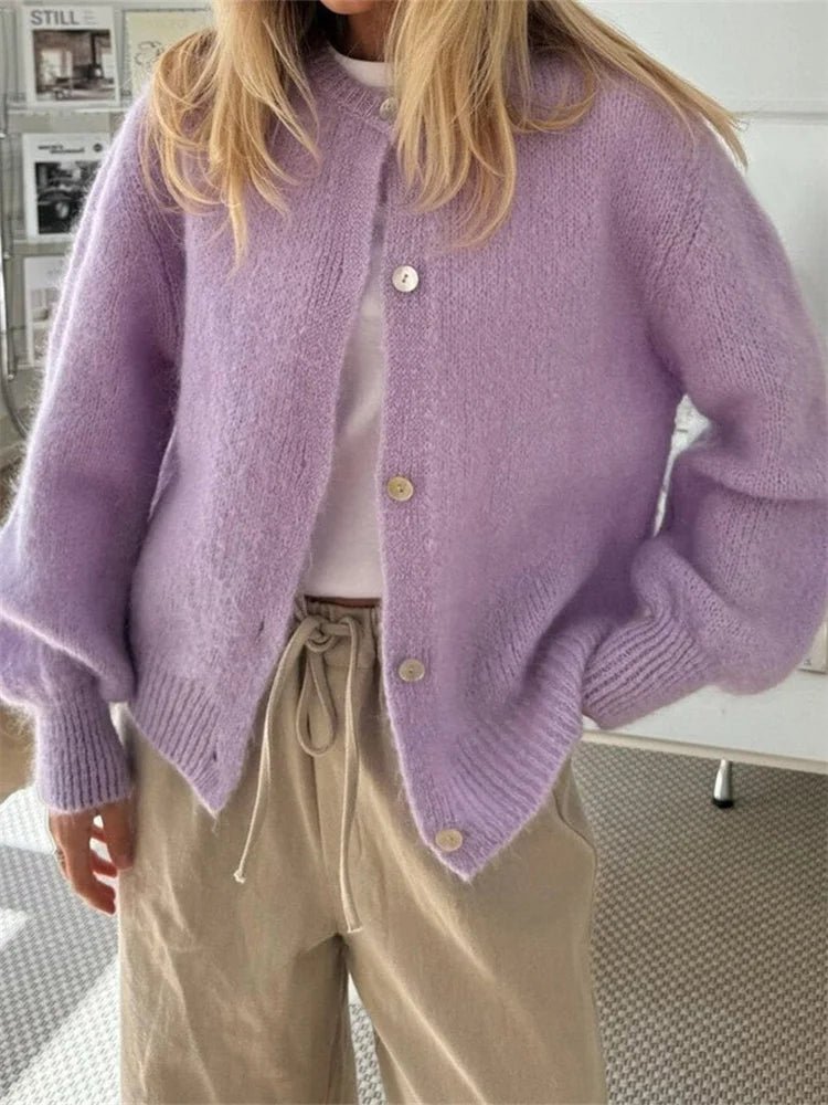 Luvet strikcardigan, gående model