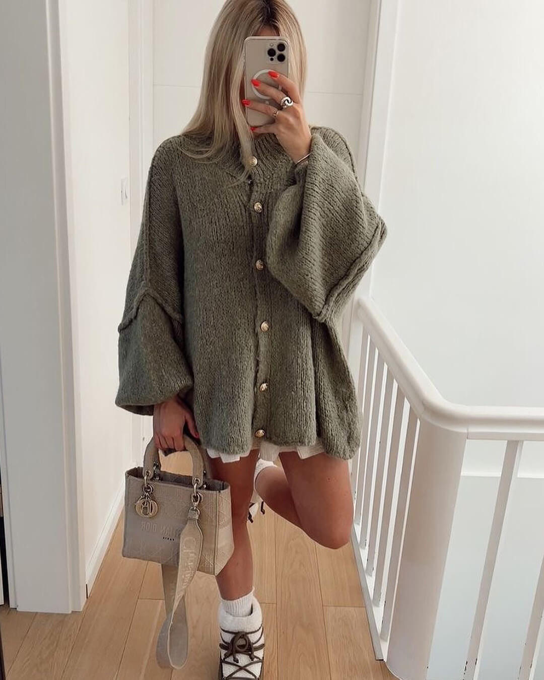 Oversized lang cardigan, detalje af strikstruktur