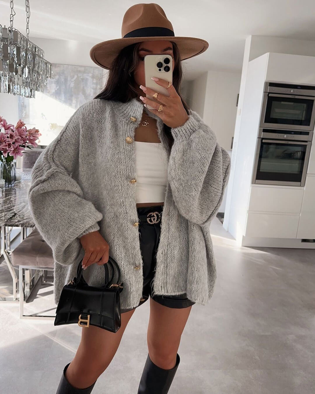 Oversized lang cardigan, set forfra