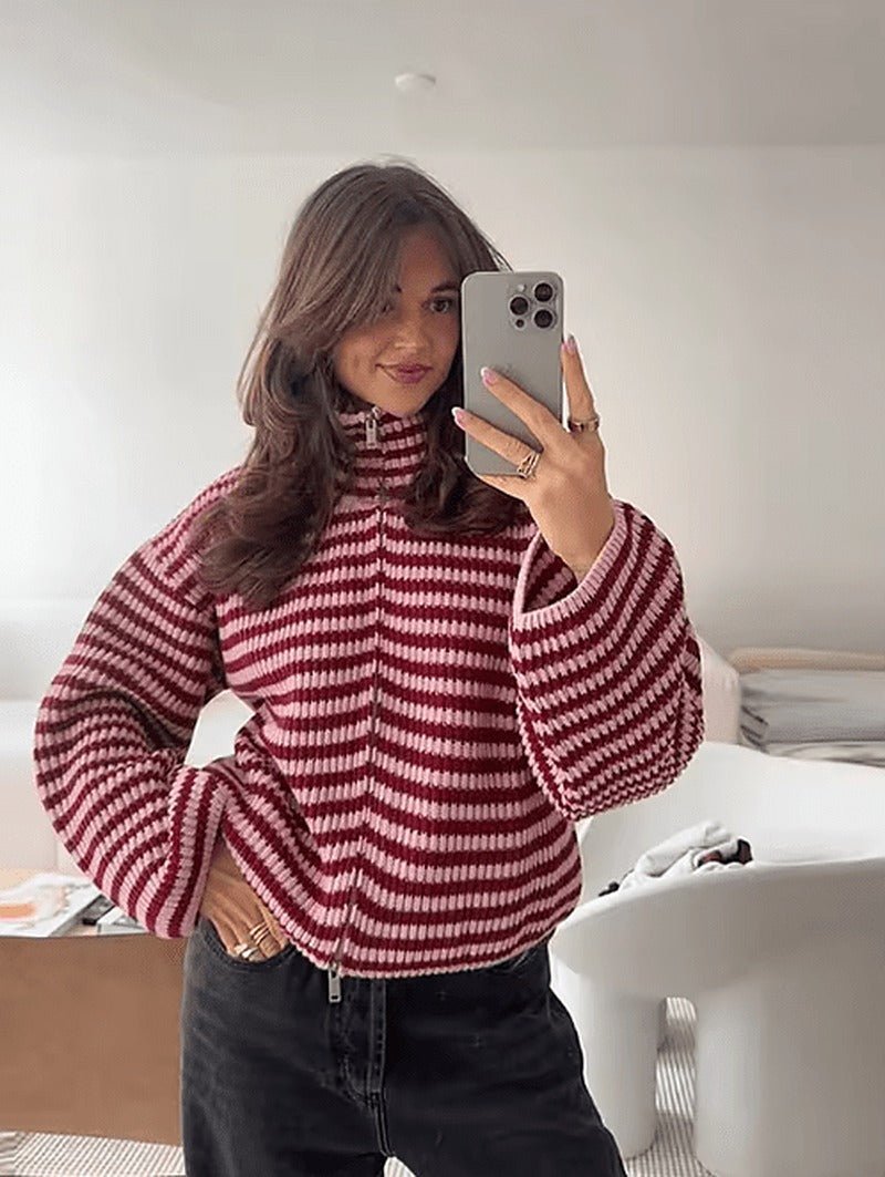Stribet strik-sweater med lynlås, detalje af strikstruktur