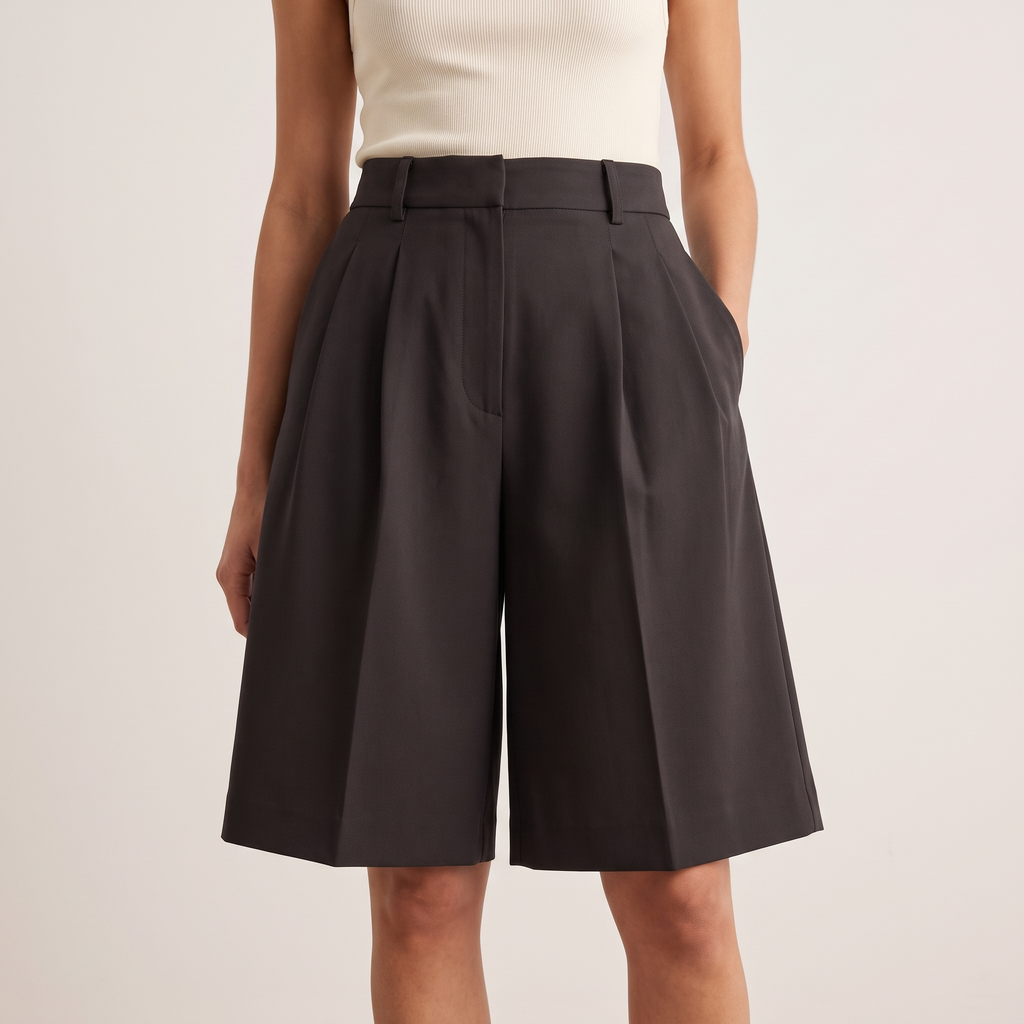 Black high-waisted tailored city shorts