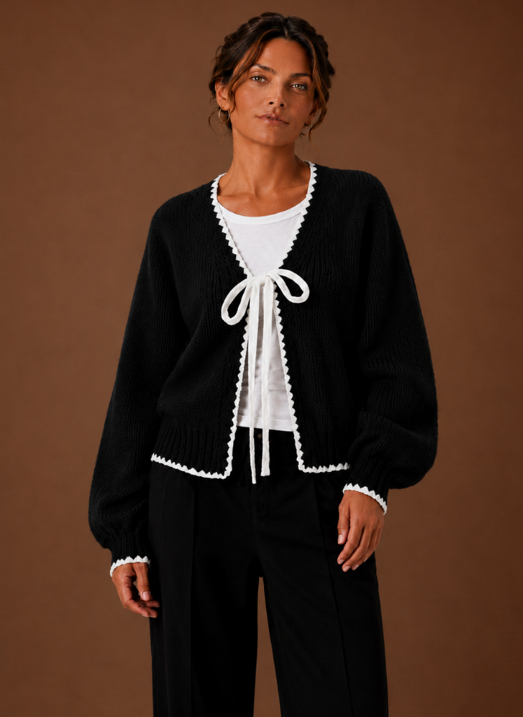 Croppet cardigan med bindebånd set forfra
