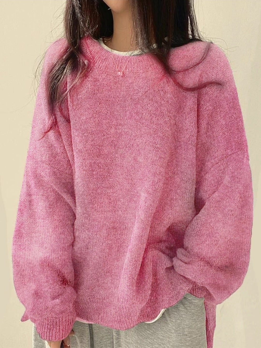 Strik-sweater med faldende skuldre, styling til hverdag